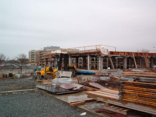 77-LookingSoutheast-04-25-04