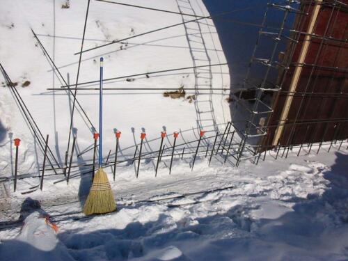 39-BroomAndRebar-01-15-04