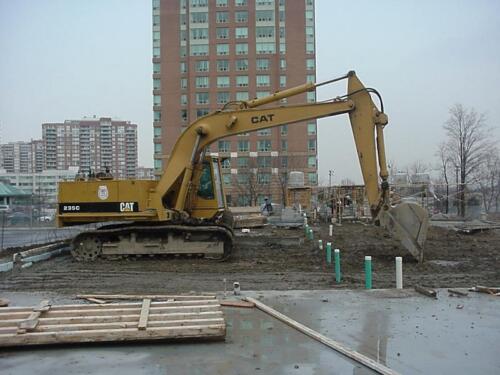 69-EarthmoverCloseUp-03-25-04