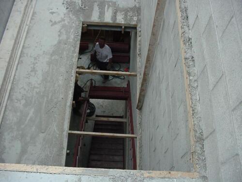 121-StairwellAndWorker-09-16-04