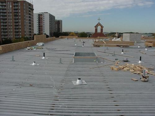 128-RoofLookingEast-09-30-04