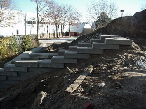 148-StepsNorthEnd-10-28-04